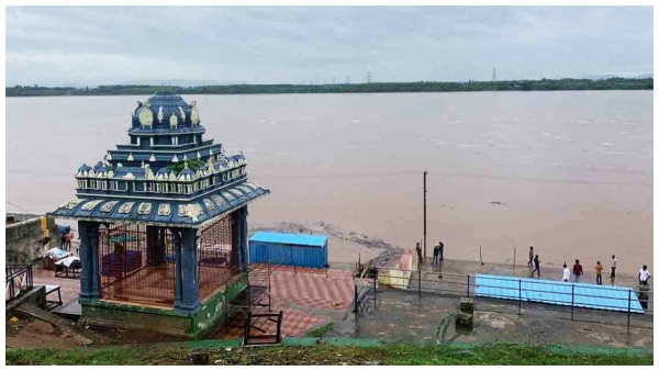 godavariwaterlevelrisingatbhadrachalam