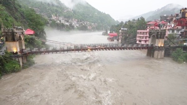 heavy rains, sudden flooding hit north india, causes landslides in himachal pradesh