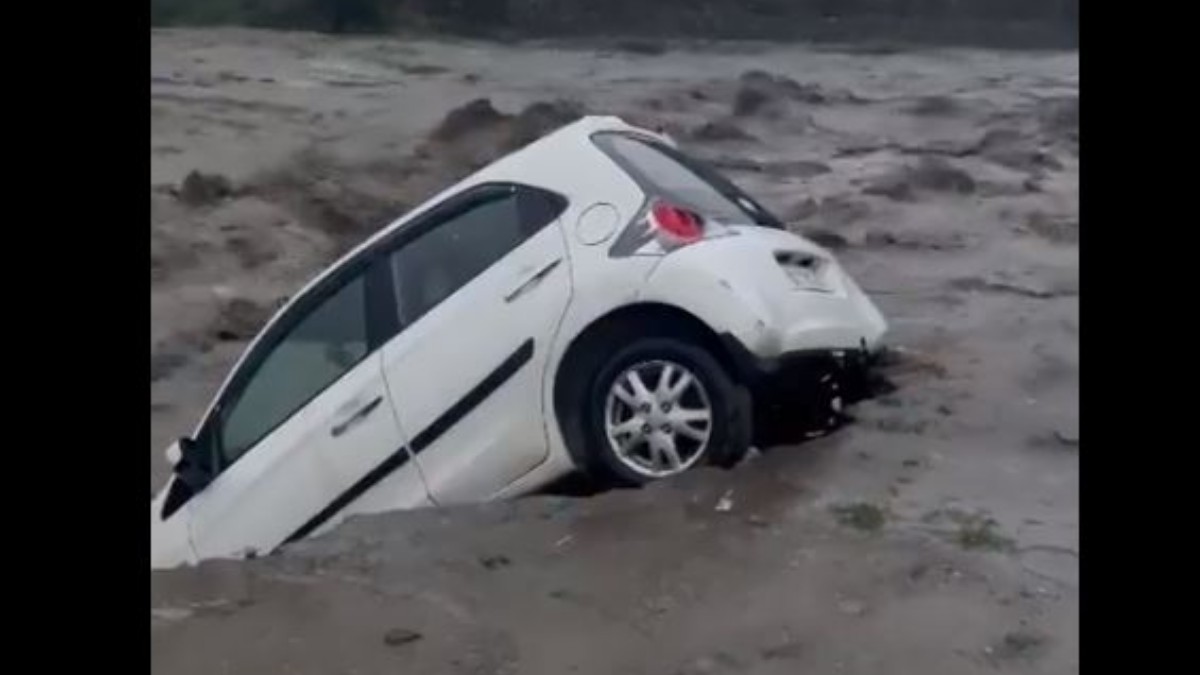 అల్లకల్లోలం కళ్లముందే అన్నీకొట్టుకుపోయాయి..!! Heavy rain wreaked