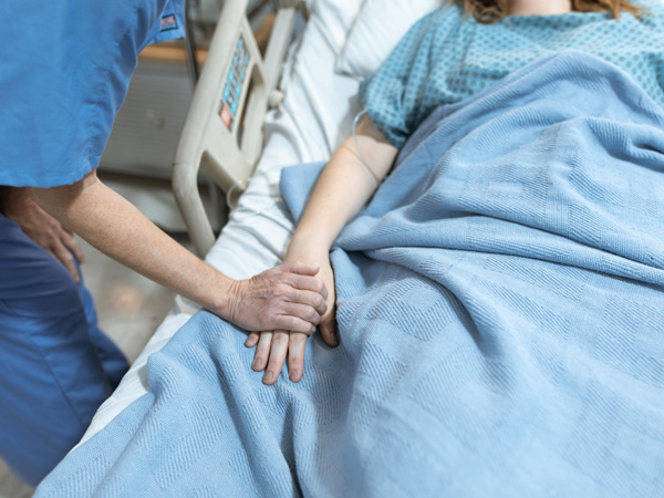 A pregnant woman lost her life due to the negligence of the doctors in Karnataka