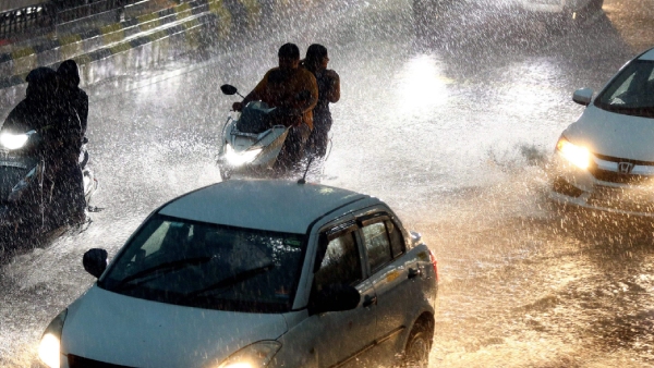 Heavy Rains alert for Hyderabad City, CS Santhi Kumari directions for officials