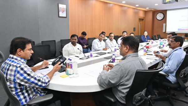 Heavy rains in Hyderabad and telangana districts: minister KTr Key key orders to officials Heavy rains in Hyderabad and telangana districts: minister KTr Key key orders to officials
