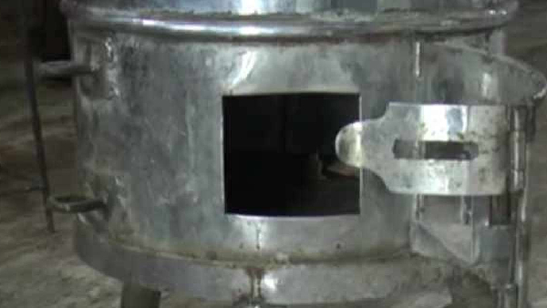 A devotee of Anjaneyaswamy who looted all the money in a hundi in the temple while chanting Hanuman Salisa.