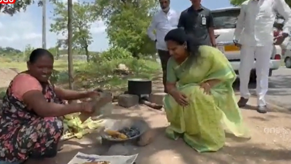 MLC Kavitha Simplicity: KCR daughter spoke to corn selling woman over kcr rule!! MLC Kavitha Simplicity: KCR daughter spoke to corn selling woman over kcr rule!!