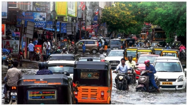IMD Issues Red alert for Hyderabad city Expecting heavy rains for coming three days, Adviosry or IT Companies