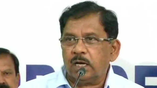 Karnataka CM, Home Minister secret meeting, 30 MLAs impatient. Karnataka CM, Home Minister secret meeting, 30 MLAs impatient.