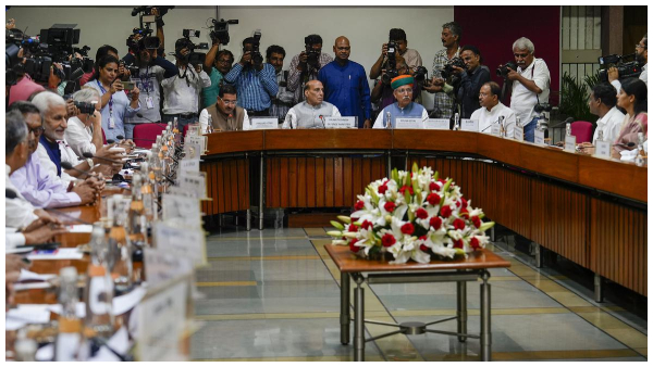 oppositiondemandstodiscussonmanipurincident1 oppositiondemandstodiscussonmanipurincident1