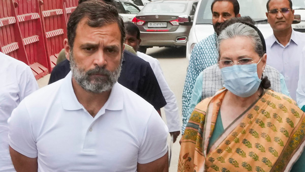 Rahul Gandhi, Sonia Gandhis Flight Makes Emergency Landing In Bhopal