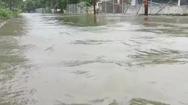  Warangal rains disaster: Over a hundred colonies indulged; Many roads are blocked!!