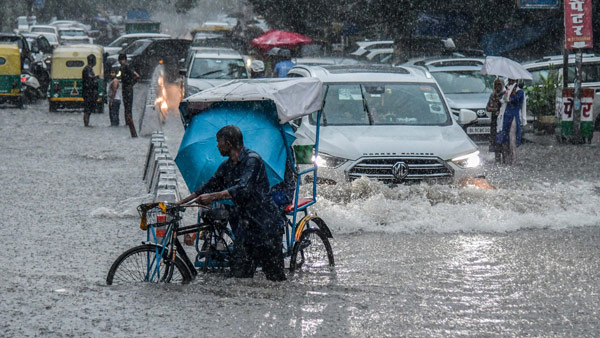 Weather update: next four days heavy to very heavy rains in these Telangana districts