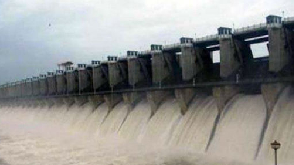 Tamil Nadu minister has warned that Karnataka will not give chance to build Mekadatu Dam.