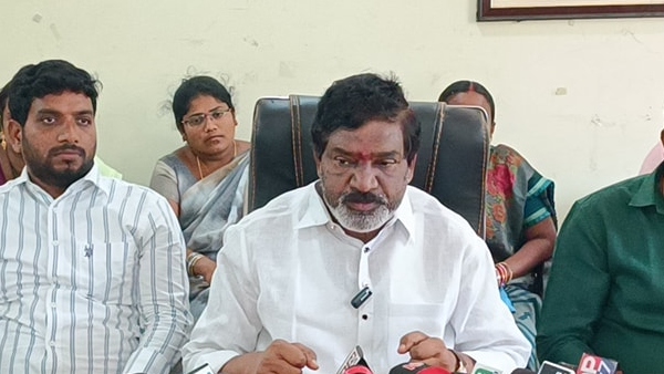 MLA Thatikonda Rajaiah hits out at MLC Kadiyam Srihari