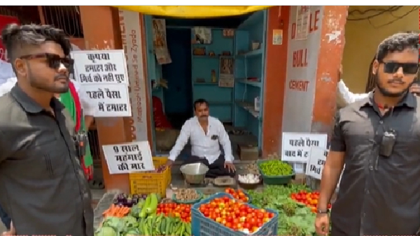 A vegetable trader in Uttar Pradesh hired a bouncer to protect his tomatoes A vegetable trader in Uttar Pradesh hired a bouncer to protect his tomatoes