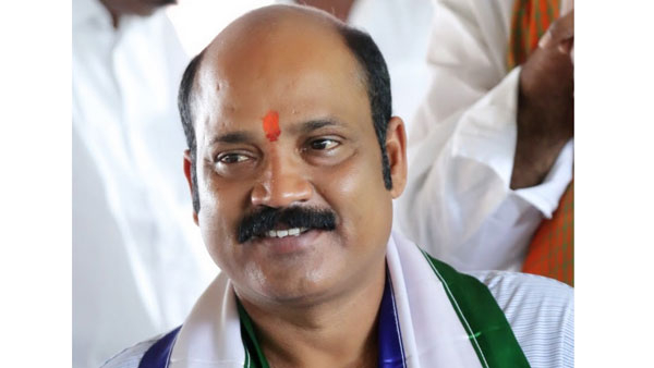 Gannavaram Politics: Yarlagadda shocked Vallabhaneni Vamsi.. ticket war in YSRCP!!