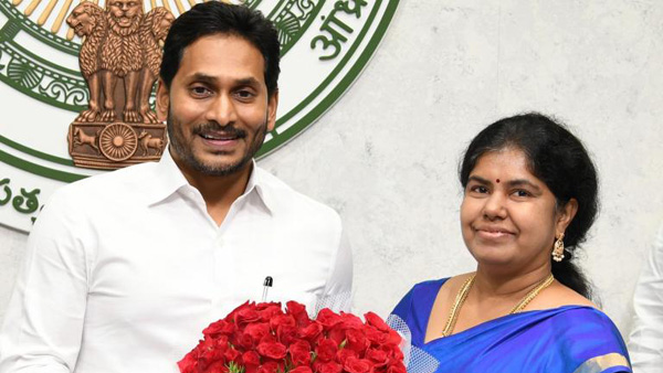 ap governor nominates karri padmasri, kumbha ravi as mlcs on ysrcp government recommendation
