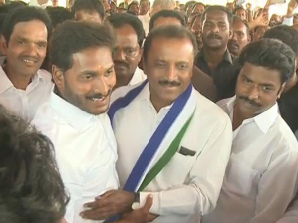 ap governor nominates karri padmasri, kumbha ravi as mlcs on ysrcp government recommendation