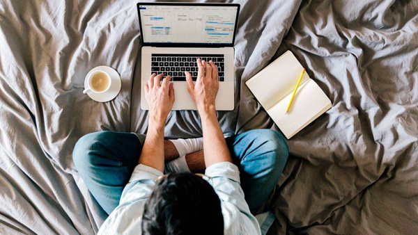 Women employees of the bank who cheated the woman and exchanged money worth crores of rupees