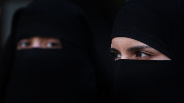 An MBBS student was arrested for cursing a burqa-wearing young woman in Bengaluru. An MBBS student was arrested for cursing a burqa-wearing young woman in Bengaluru.