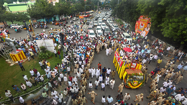 people poet gaddar funeral ends: thousands of fans attended people poet gaddar funeral ends: thousands of fans attended