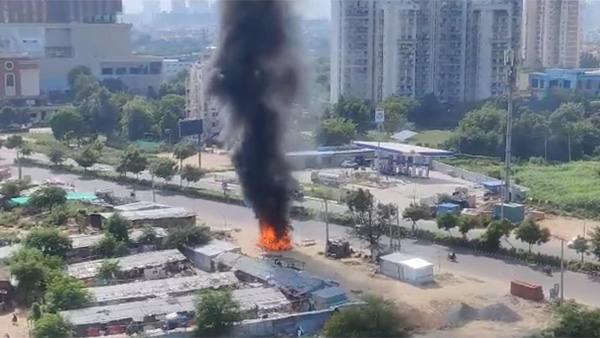 As riots spread to Gurugram by both groups, shops and restaurants were destroyed