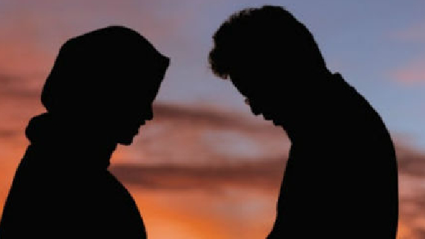 The husband killed his wife and committed suicide by hanging himself in Tamil Nadu. 