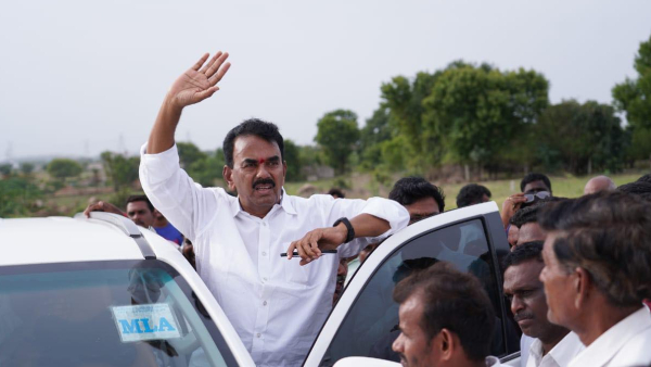 Jupally Krishnarao and others joins Congress today in the presence of mallikarjuna kharge!!