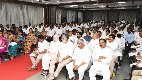 CM Jagan field visit in the Godavari region to inspect the flood-hit areas, likely meet with party leaders