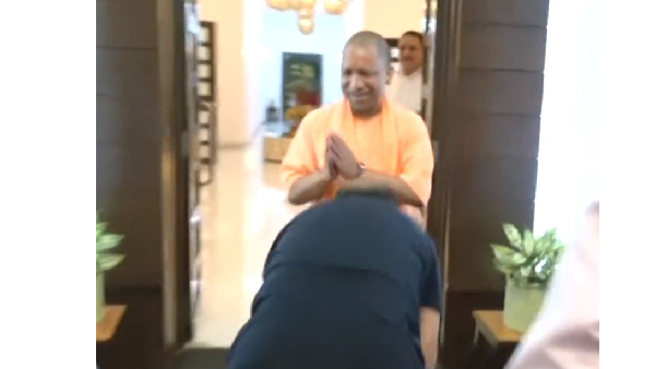 Jailer: Rajinikanth touches UP CM Yogi Adityanath feet 
