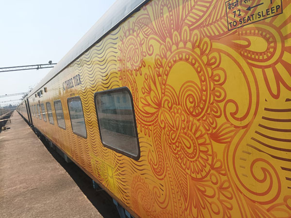 Bhuvaneswar-New Delhi Rajdhani gets Tejas look