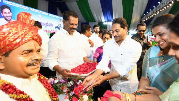 Minister Roja targets Pawan Kalyan and Lokesh with Rajinikanth dialogue from jailer movie, video goes viral