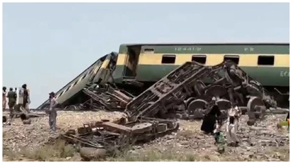 Several dead and others injured after Hazara Express bogies derail in Pakistan Several dead and others injured after Hazara Express bogies derail in Pakistan