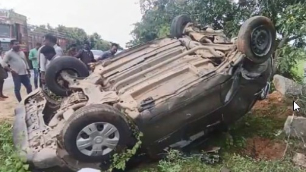  Road accident in Nalgonda district: five killed, two injured