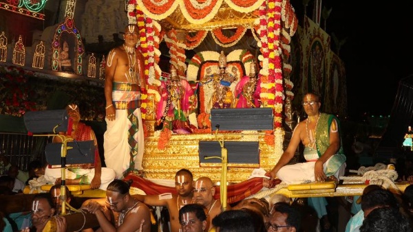  Sri Malayappa in the adornment of Venugopalakrishna