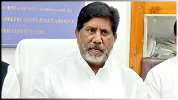 Telangana Congress leader Bhatti Vikramarka pays tribute to late CM YSR at Idupulapaya 