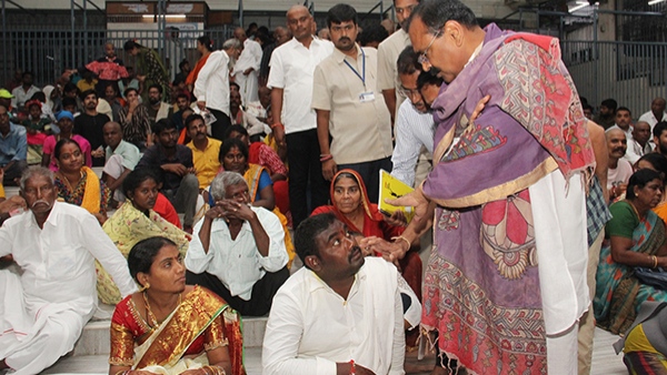 TTD Chairman Bhumana inspected the facilities being provided for Sarvadarshanam devotees at Vaikuntham Q Complex