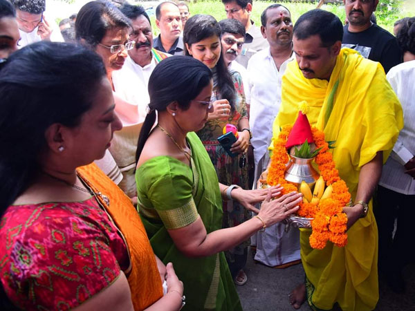 Bhuvaneshwari worship lord ganesha!!