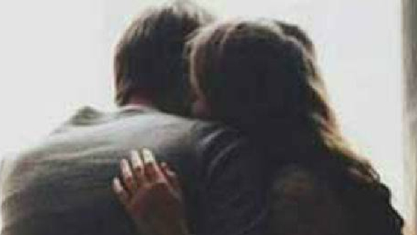 A lady constable who committed suicide with her children while in love with her boyfriend in Madurai. 