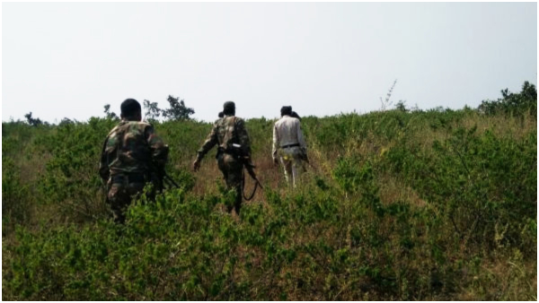 The escaped accused who attempted to kill the policewoman in the train ended in an encounter in UP. The escaped accused who attempted to kill the policewoman in the train ended in an encounter in UP.