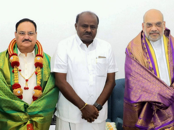 HD Revanna, who shocked former CM Kumaraswamy, did not attend the talks with the BJP in Delhi HD Revanna, who shocked former CM Kumaraswamy, did not attend the talks with the BJP in Delhi