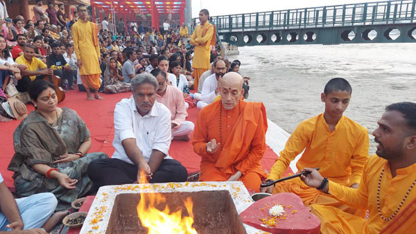 Yagna performed in the Rishikesh by MP Kesineni Nani, for the well being of Chandrababu