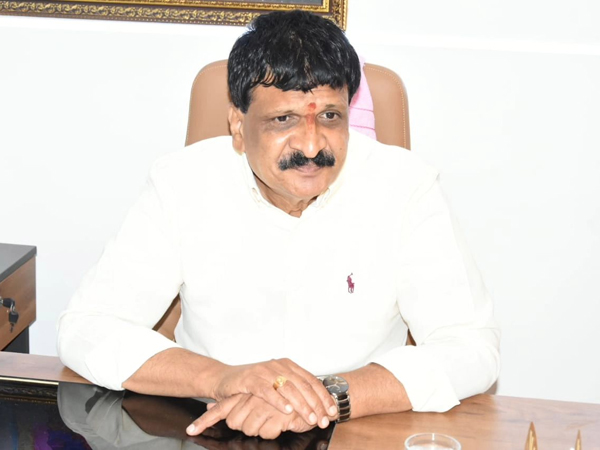  MLA Mynampally Hanumantha Rao resigns to BRS Party