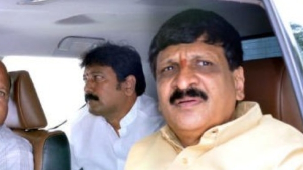 BRS MLA and ex mla Mynampally Hanumantha Rao and Vemula Veeresham joined in Congress BRS MLA and ex mla Mynampally Hanumantha Rao and Vemula Veeresham joined in Congress