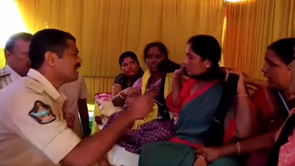 Police have broke the indefinite hunger strike led by Paritala Sunitha Police have broke the indefinite hunger strike led by Paritala Sunitha