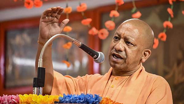 uttar pradesh farmers thank cm yogi adityanath for land compensation in airport construction