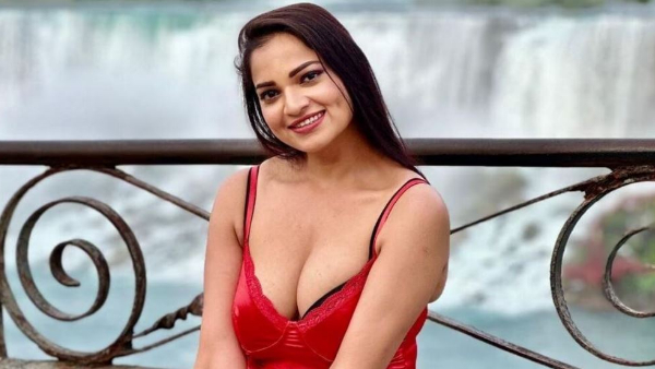  Heroine shocking comments on allu arjun height