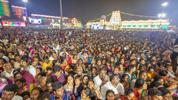 Around two lakh Srivari devotees participate in Garuda Vahana Seva in Tirumala Brahmotsavam