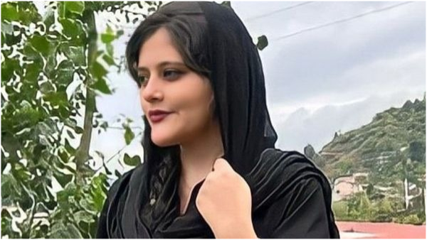 Human rights award for young woman who fought against hijab...