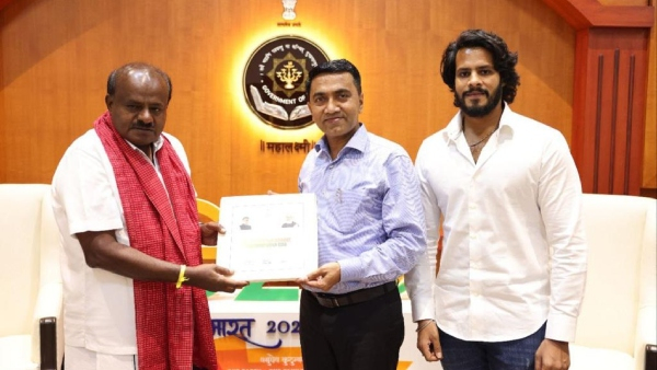 Former Karnataka CM and JDS leader HD Kumaraswamy held talks with Goa CM Pramod Sawant.