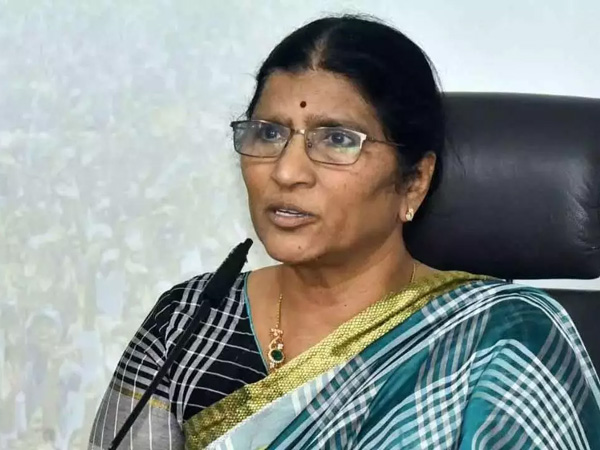  lakshmi parvathi harsh comments on chandrababu