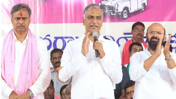 palla rajeshwar reddy takes blessings from muthireddy yadagiri reddy palla rajeshwar reddy takes blessings from muthireddy yadagiri reddy